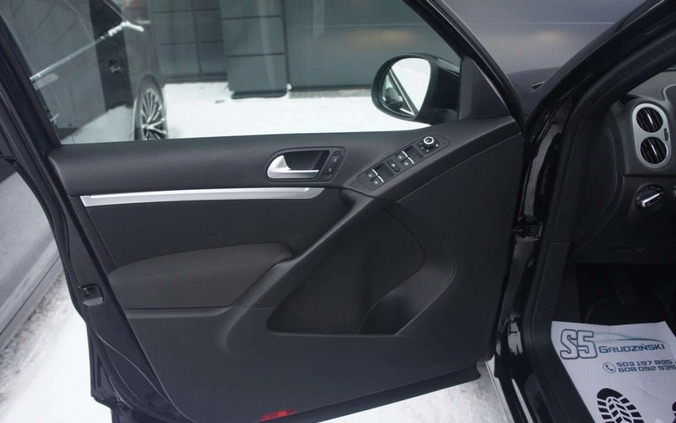 Volkswagen Tiguan cena 58900 przebieg: 132000, rok produkcji 2013 z Koszalin małe 407